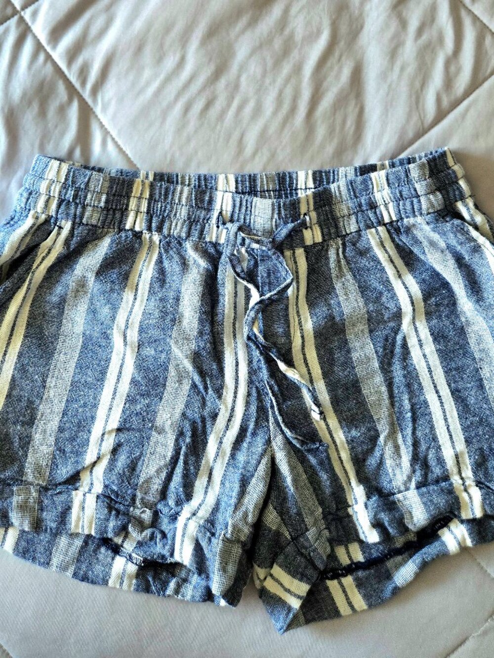 Old Navy NWOT blue striped linen shorts